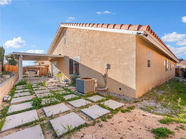 17557 Caprice, Victorville, CA 92395