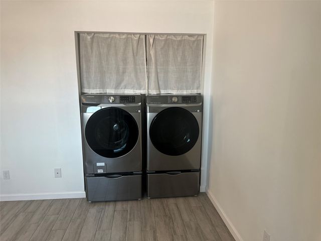 8087 Meadow Road 228, Dallas, TX 75231