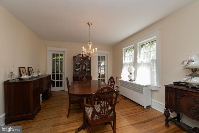 237 RHOADS AVE, Haddonfield, NJ 08033