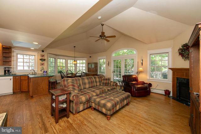 237 RHOADS AVE, Haddonfield, NJ 08033