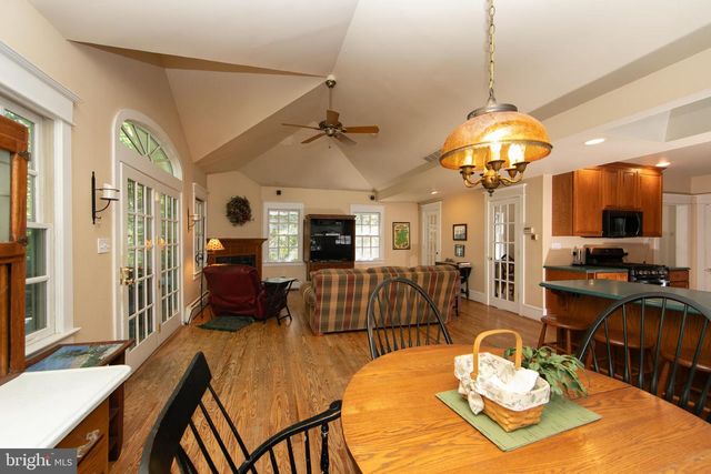 237 RHOADS AVE, Haddonfield, NJ 08033