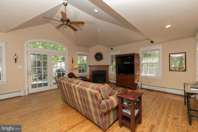 237 RHOADS AVE, Haddonfield, NJ 08033