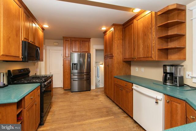 237 RHOADS AVE, Haddonfield, NJ 08033