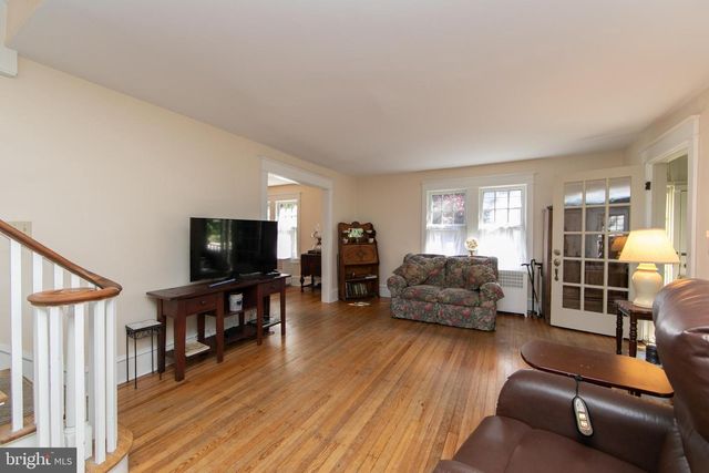 237 RHOADS AVE, Haddonfield, NJ 08033