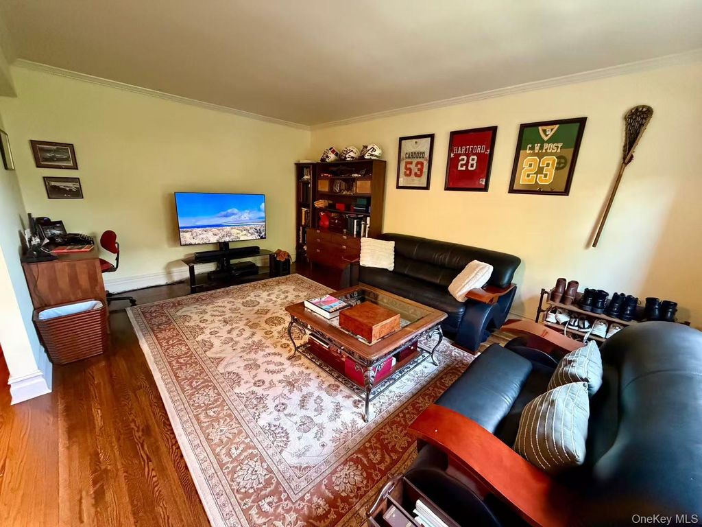 211-05 75th Ave 3D, Bayside, NY 11364 — exterior