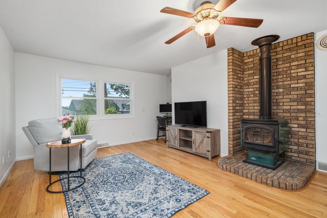 726 Lakeview Drive, Portage, MI 49002