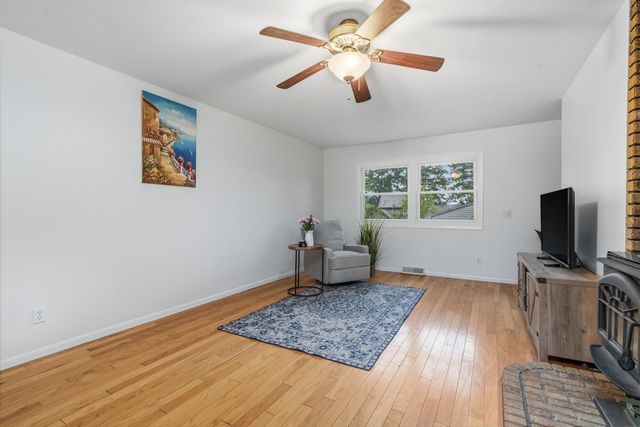 726 Lakeview Drive, Portage, MI 49002