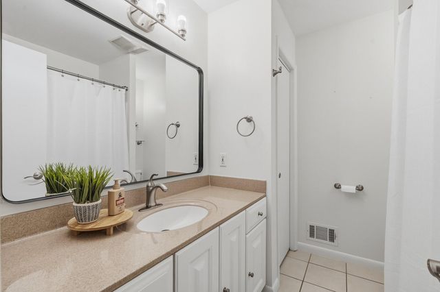 726 Lakeview Drive, Portage, MI 49002