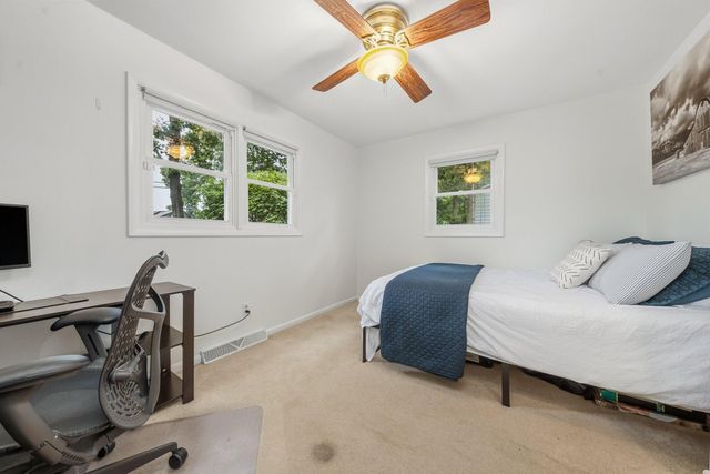 726 Lakeview Drive, Portage, MI 49002