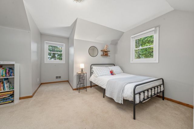 726 Lakeview Drive, Portage, MI 49002