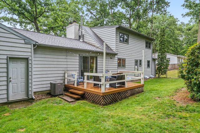 726 Lakeview Drive, Portage, MI 49002