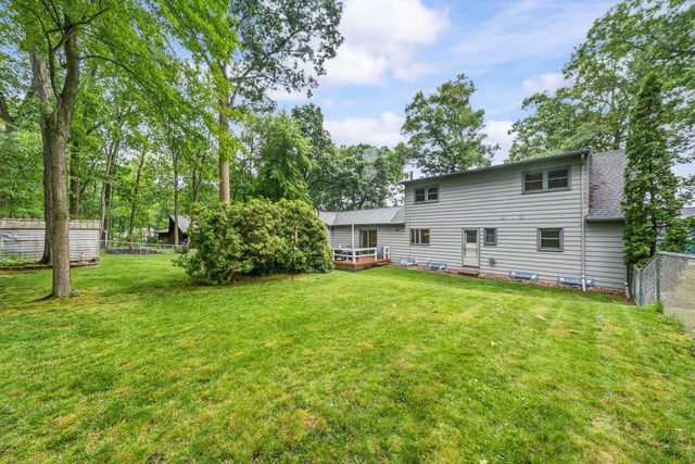 726 Lakeview Drive, Portage, MI 49002
