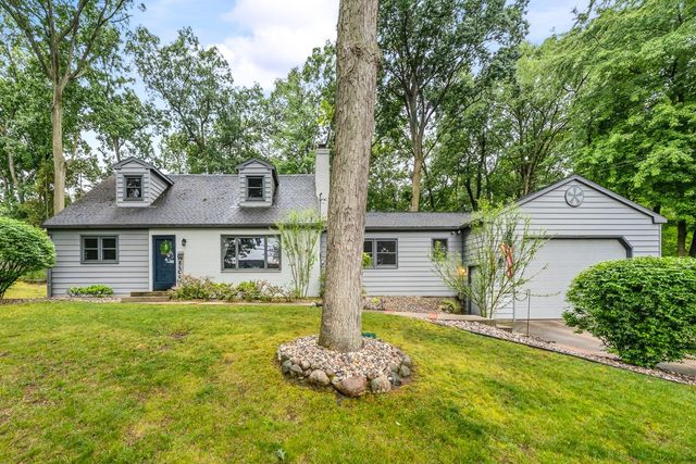 726 Lakeview Drive, Portage, MI 49002