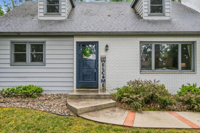 726 Lakeview Drive, Portage, MI 49002