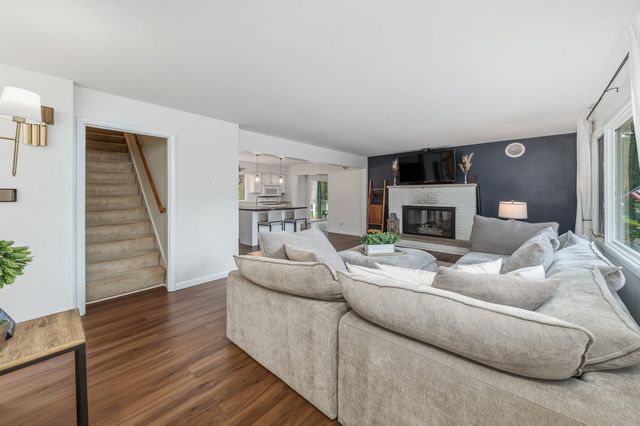 726 Lakeview Drive, Portage, MI 49002