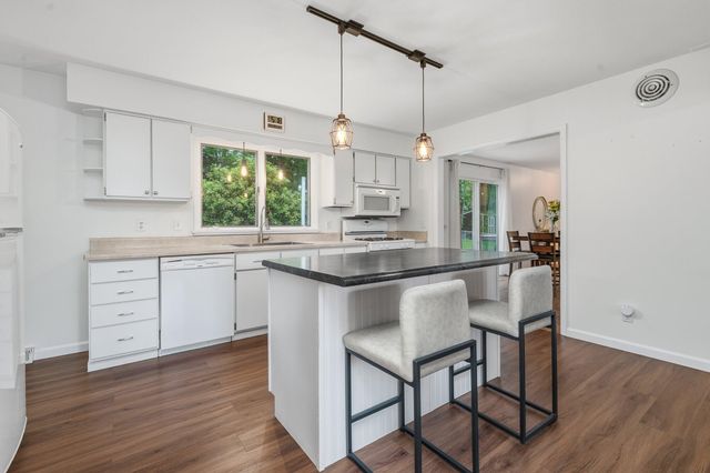 726 Lakeview Drive, Portage, MI 49002