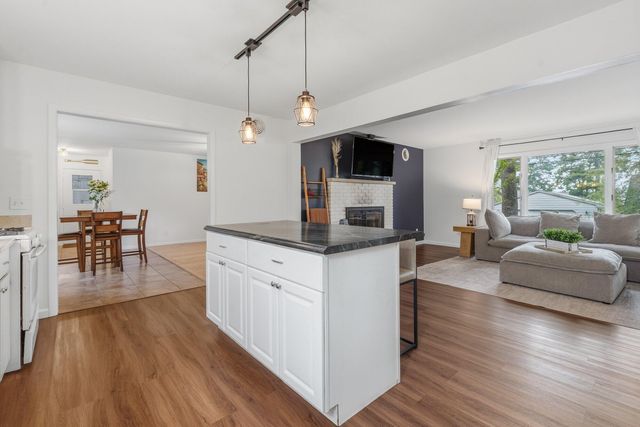 726 Lakeview Drive, Portage, MI 49002