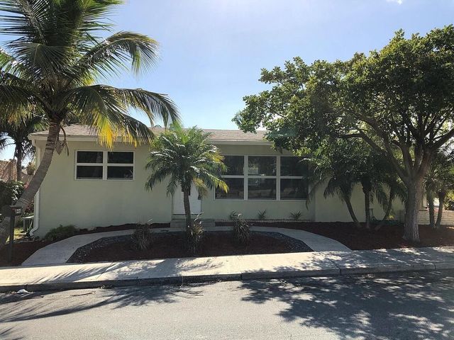 846 Selkirk Street, West Palm Beach, FL 33405