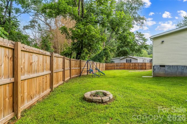 19 Brandon Lane, Weaverville, NC 28787