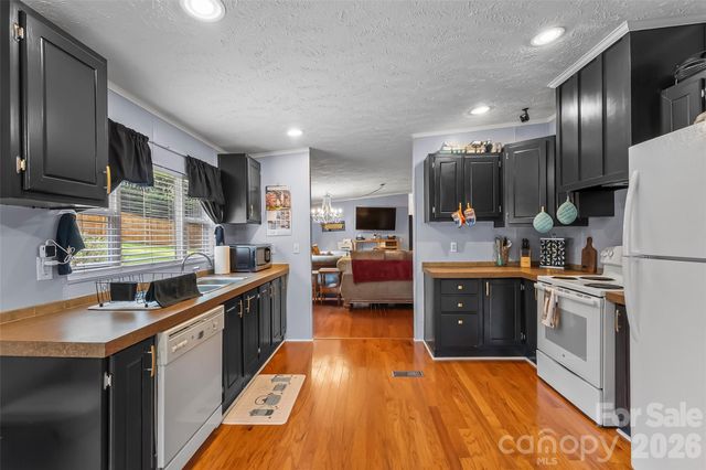 19 Brandon Lane, Weaverville, NC 28787