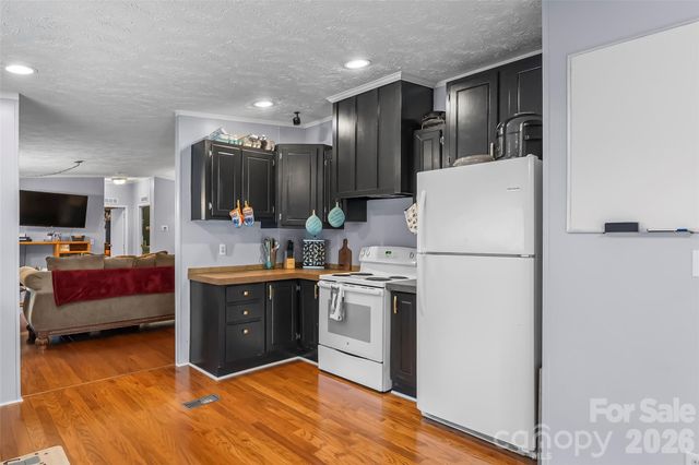 19 Brandon Lane, Weaverville, NC 28787
