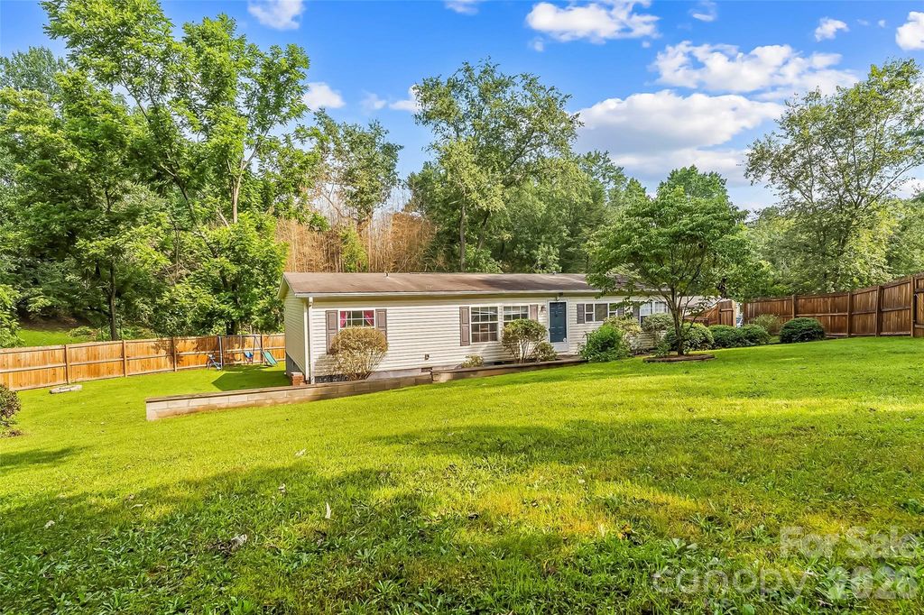 19 Brandon Lane, Weaverville, NC 28787