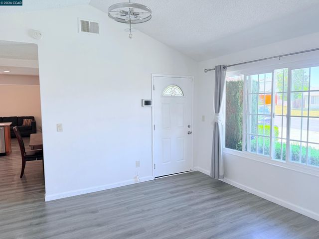 1131 Langlie Ct, Rodeo, CA 94572