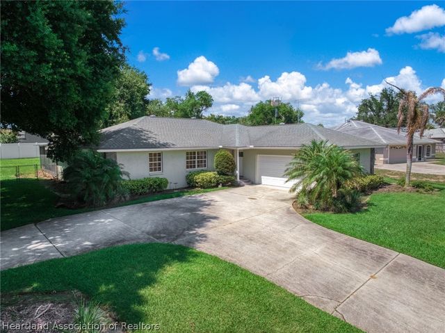 2830 Lakeview Drive, Sebring, FL 33870