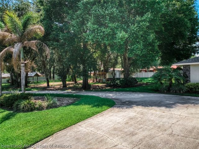 2830 Lakeview Drive, Sebring, FL 33870