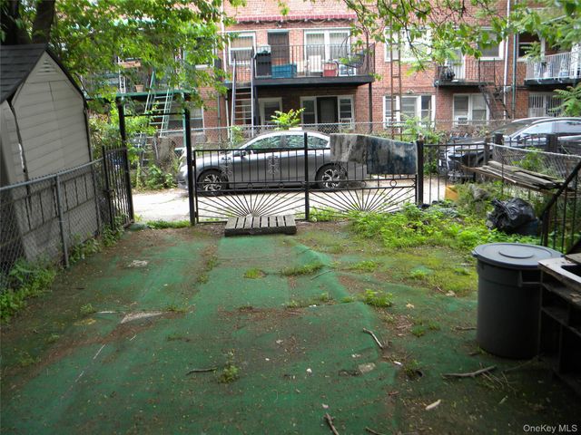718 E 80th Street, Brooklyn, NY 11236