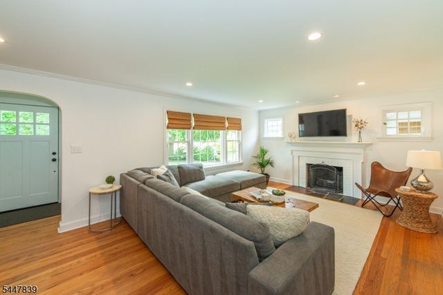 707 Prospect St, Westfield Town, NJ 07090
