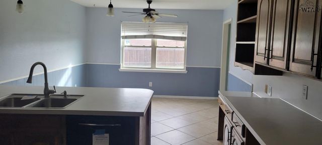 1011 PAWHUSKA DRIVE, Burkburnett, TX 76354
