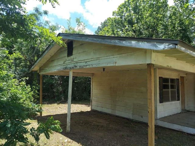 343 Nw Martin Luther King Drive, De Kalb, TX 75559