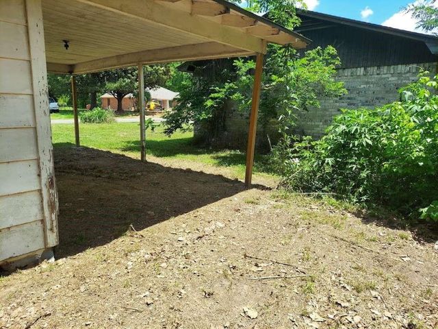 343 Nw Martin Luther King Drive, De Kalb, TX 75559