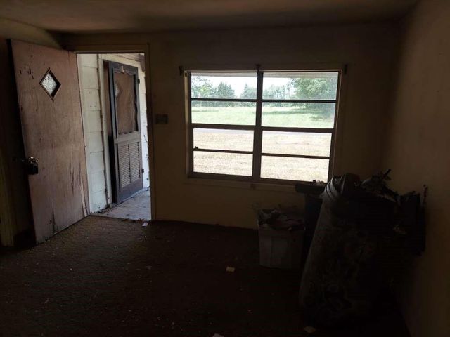 343 Nw Martin Luther King Drive, De Kalb, TX 75559