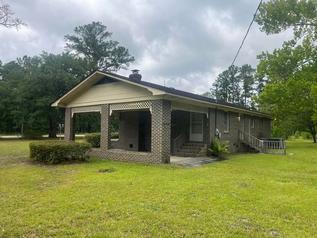 379 Chestnut Road, Walterboro, SC 29488