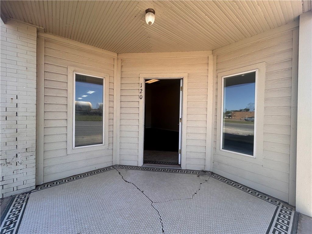 120 W 4th St, Gregory, TX 78359 — photo 4