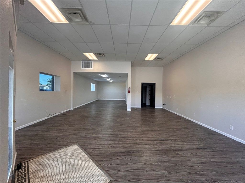120 W 4th St, Gregory, TX 78359 — photo 5