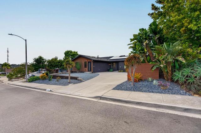 1726-28 Red Barn Road, Encinitas, CA 92024