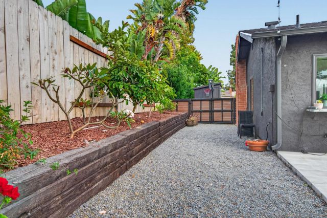 1726-28 Red Barn Road, Encinitas, CA 92024