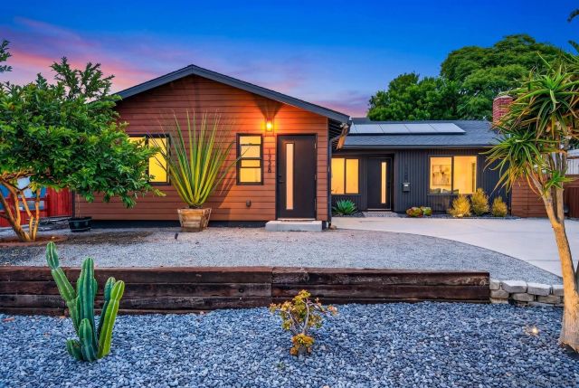 1726-28 Red Barn Road, Encinitas, CA 92024