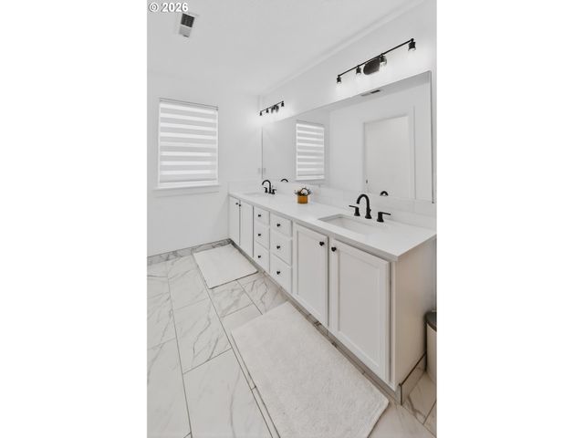 13620 Se SIERRA Dr, Happy Valley, OR 97015