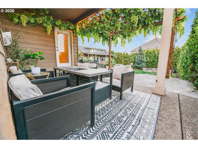 13620 Se SIERRA Dr, Happy Valley, OR 97015