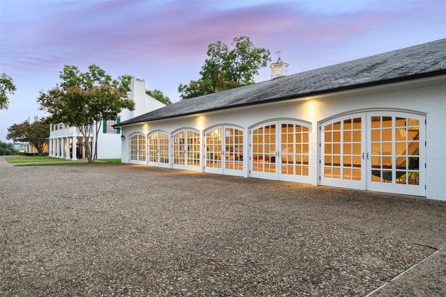 4009 W Lawther Drive, Dallas, TX 75214