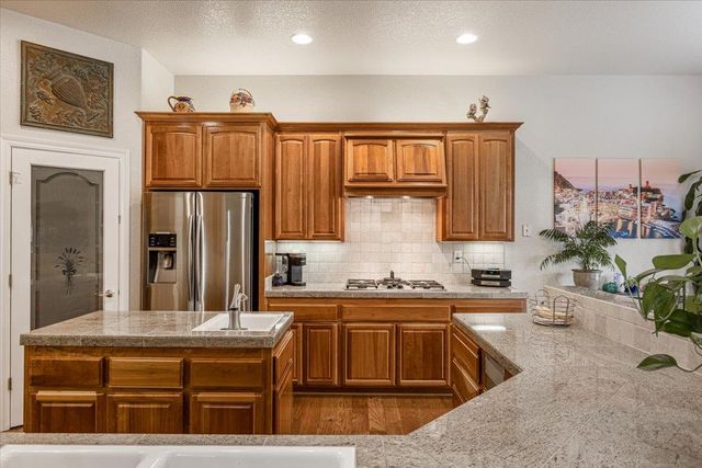 6101 Keeble Ln, Camino, CA 95709