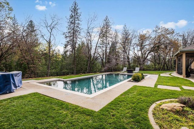 6101 Keeble Ln, Camino, CA 95709