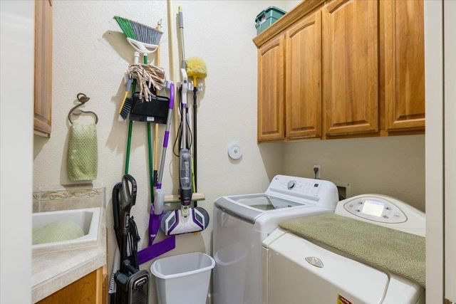 6101 Keeble Ln, Camino, CA 95709