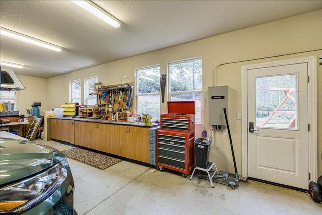 6101 Keeble Ln, Camino, CA 95709