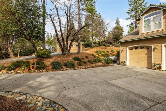 6101 Keeble Ln, Camino, CA 95709