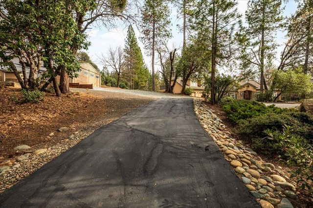 6101 Keeble Ln, Camino, CA 95709